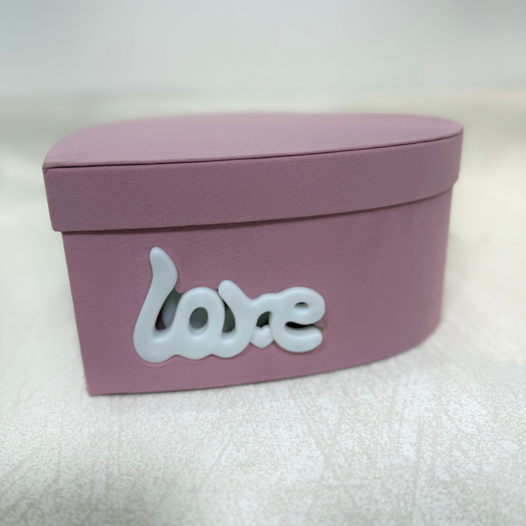 Love Heart Box with Roses - بوكس قلب مع ورد