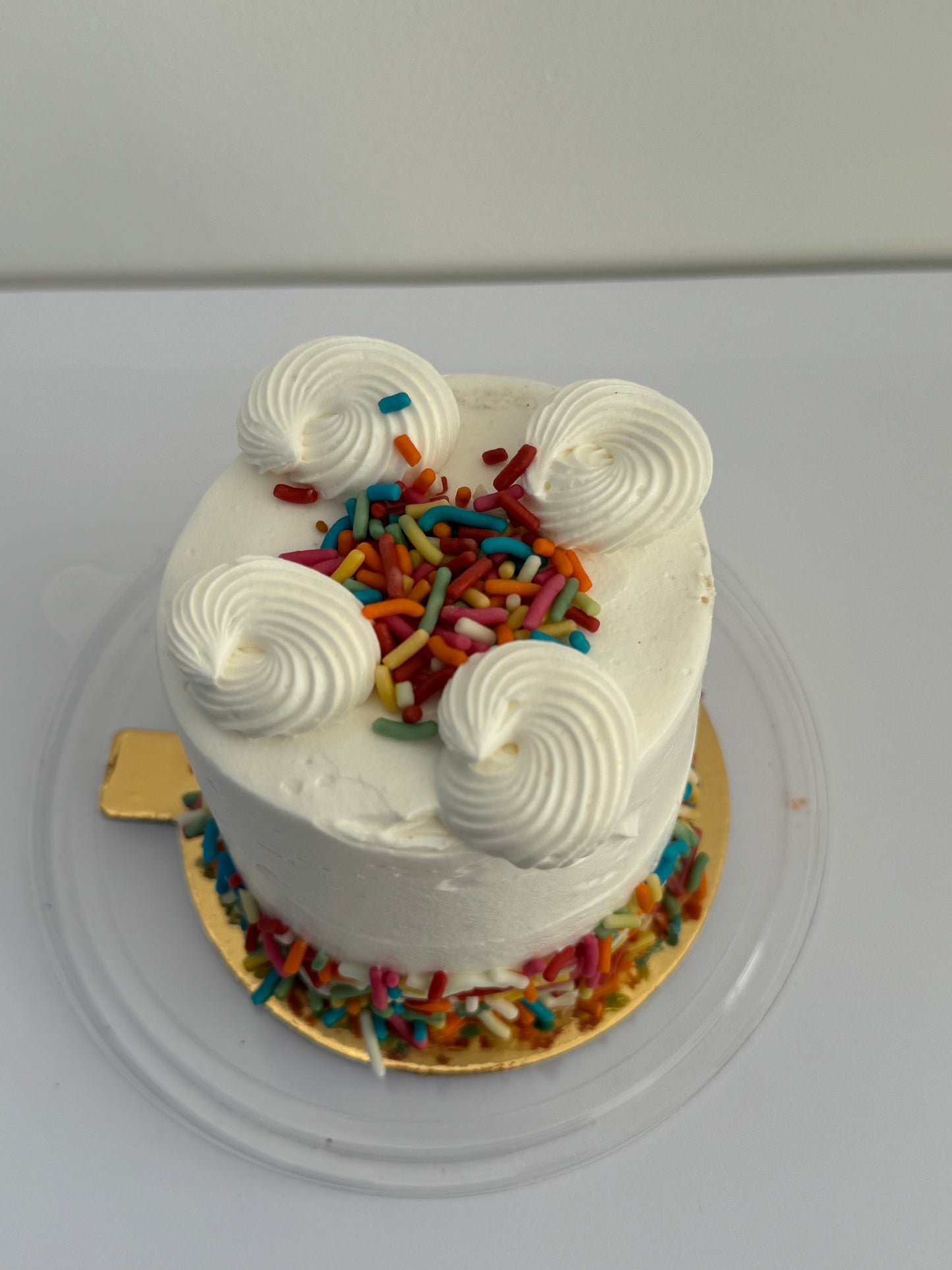 Flourey Beige Box with Yellow Baby Rose