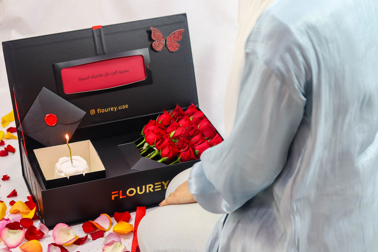 Flourey secret Black Box with red Roses