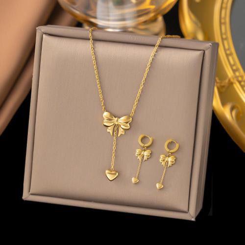 Butterfly Charm Set – طقم الفراشة الساحرة